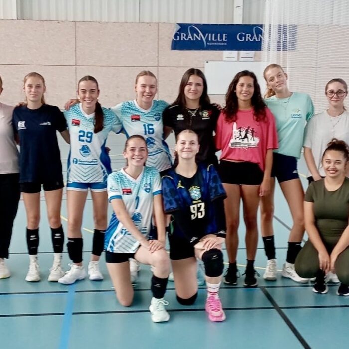 Les M18 filles du Granville Volleyball pour la saison 2026/2027